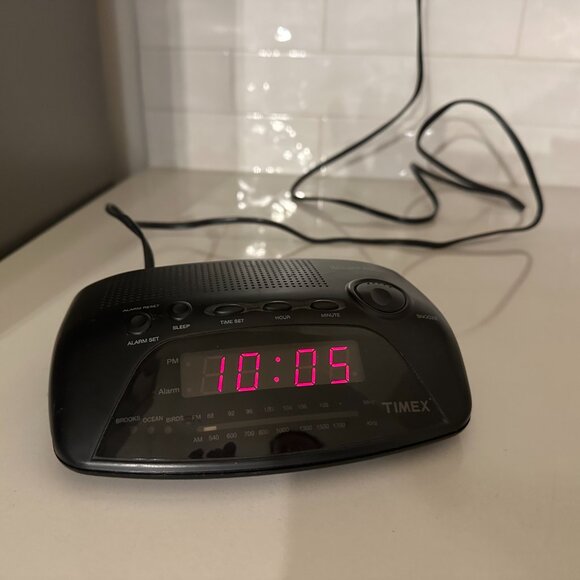 Vintage Timex Nature Sounds Alarm Clock Radio Black Digital Clock T234B - Picture 1 of 5